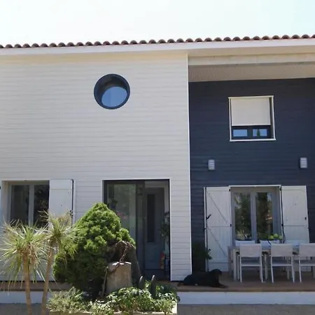 Les Algues Du Grau Bed & Breakfast