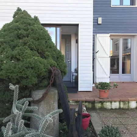 Les Algues Du Grau Bed & Breakfast