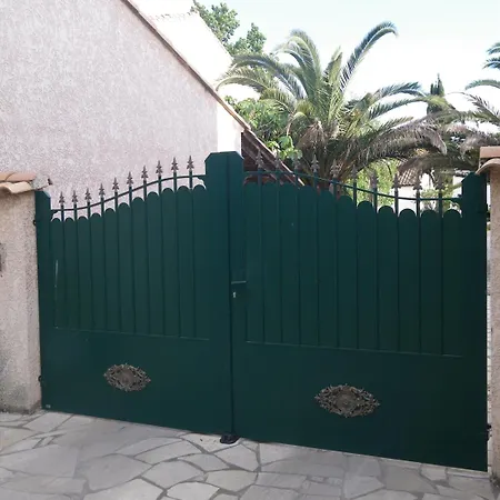 Les Algues Du Grau Panzió 3*